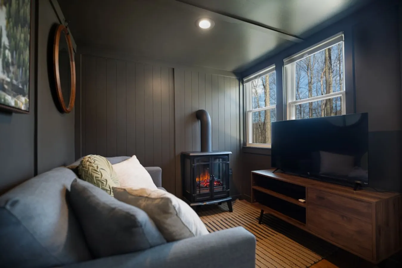 Peaceful Hideaway Sauna, Fireplace, Fenced Yard 11