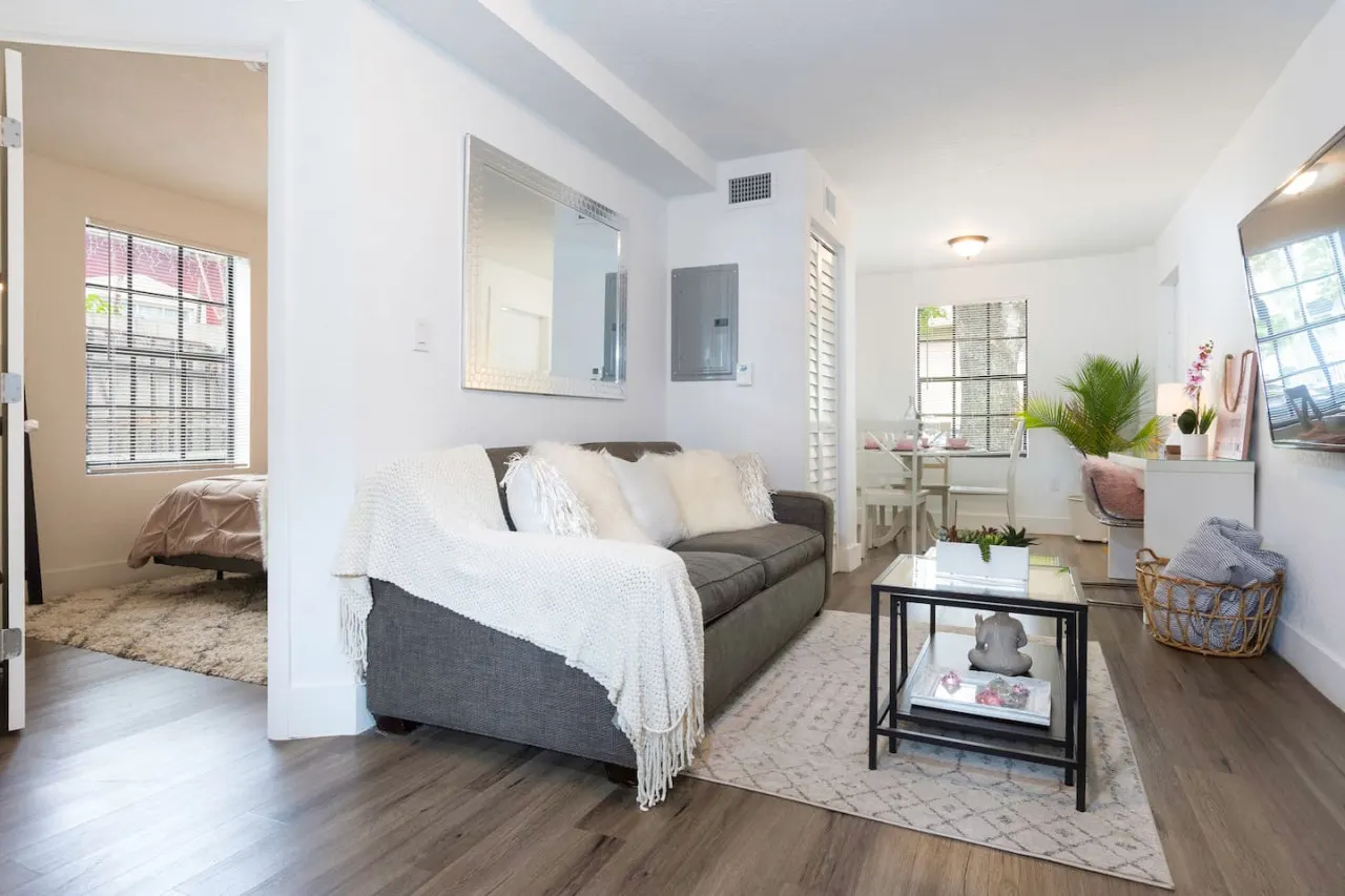 Stylish Miami 1BR - King Bed — photo 2