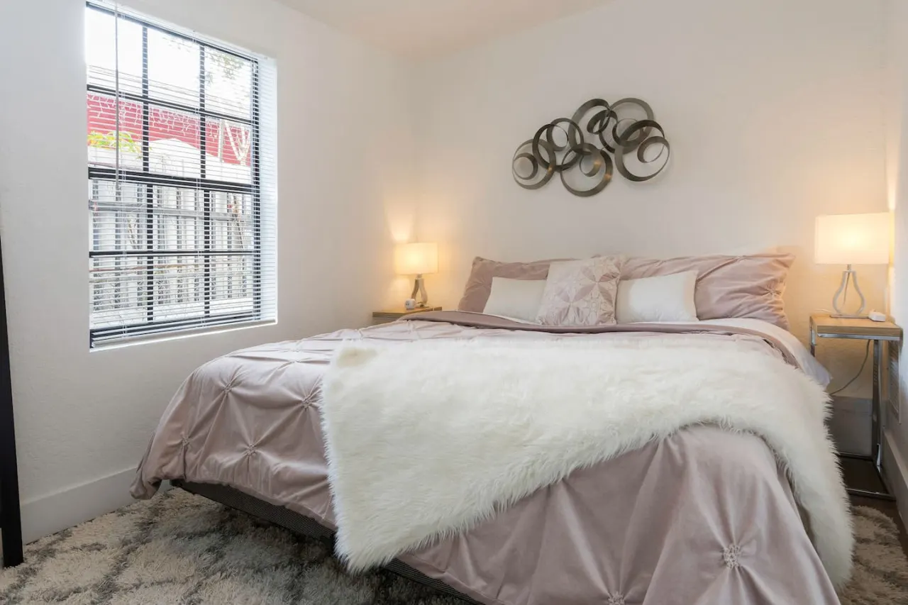 Stylish Miami 1BR - King Bed 9