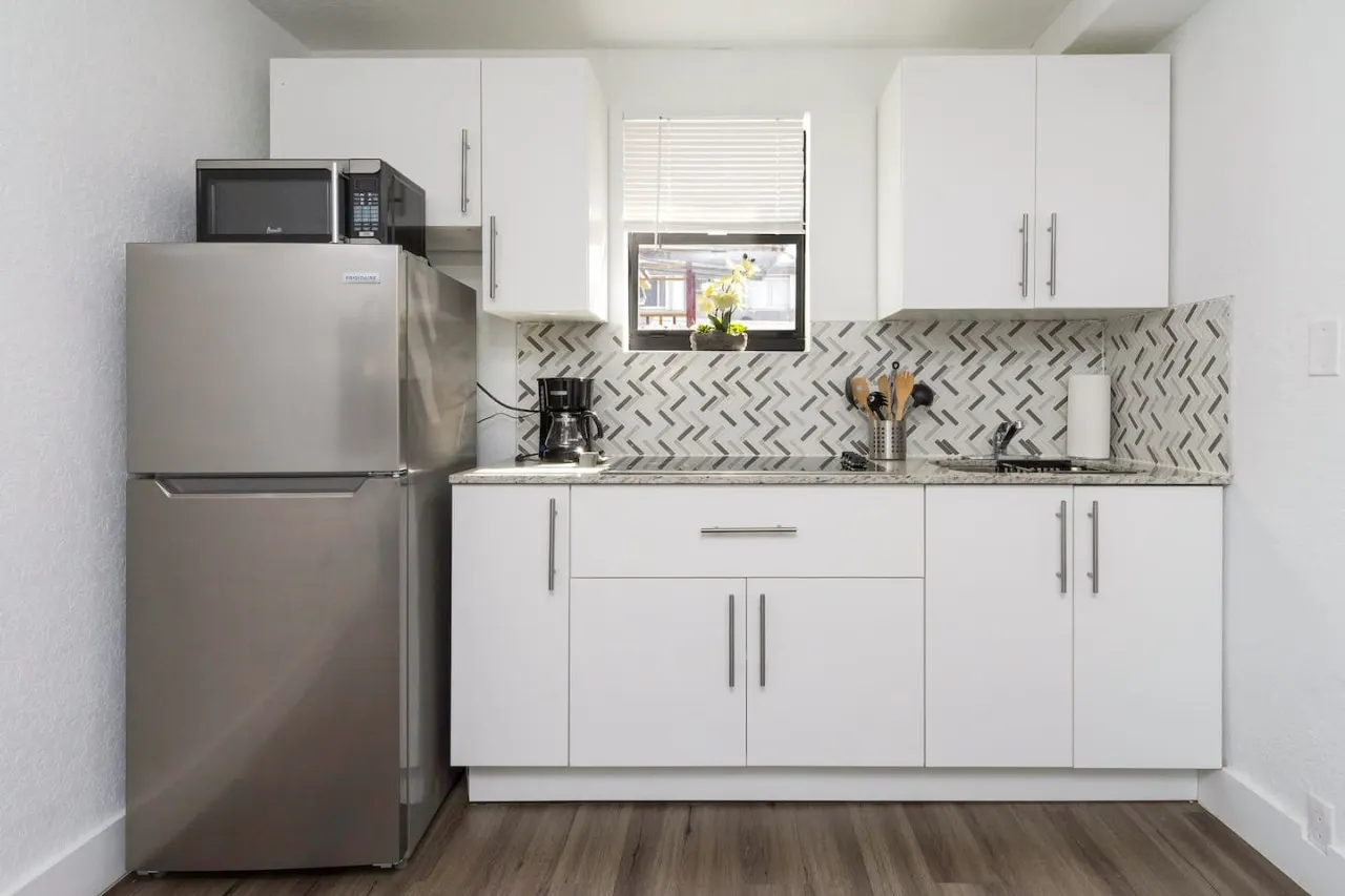 Stylish Miami 1BR - King Bed — photo 3