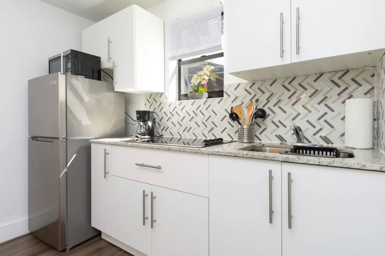 Stylish Miami 1BR - King Bed — photo 4