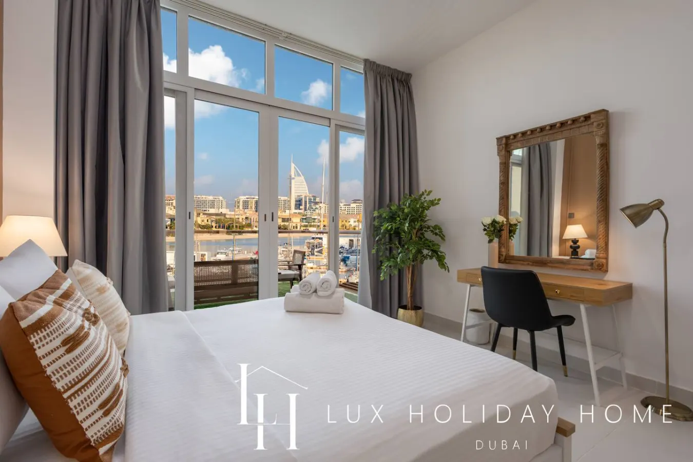 LUX The Palm Sea View Studio 15