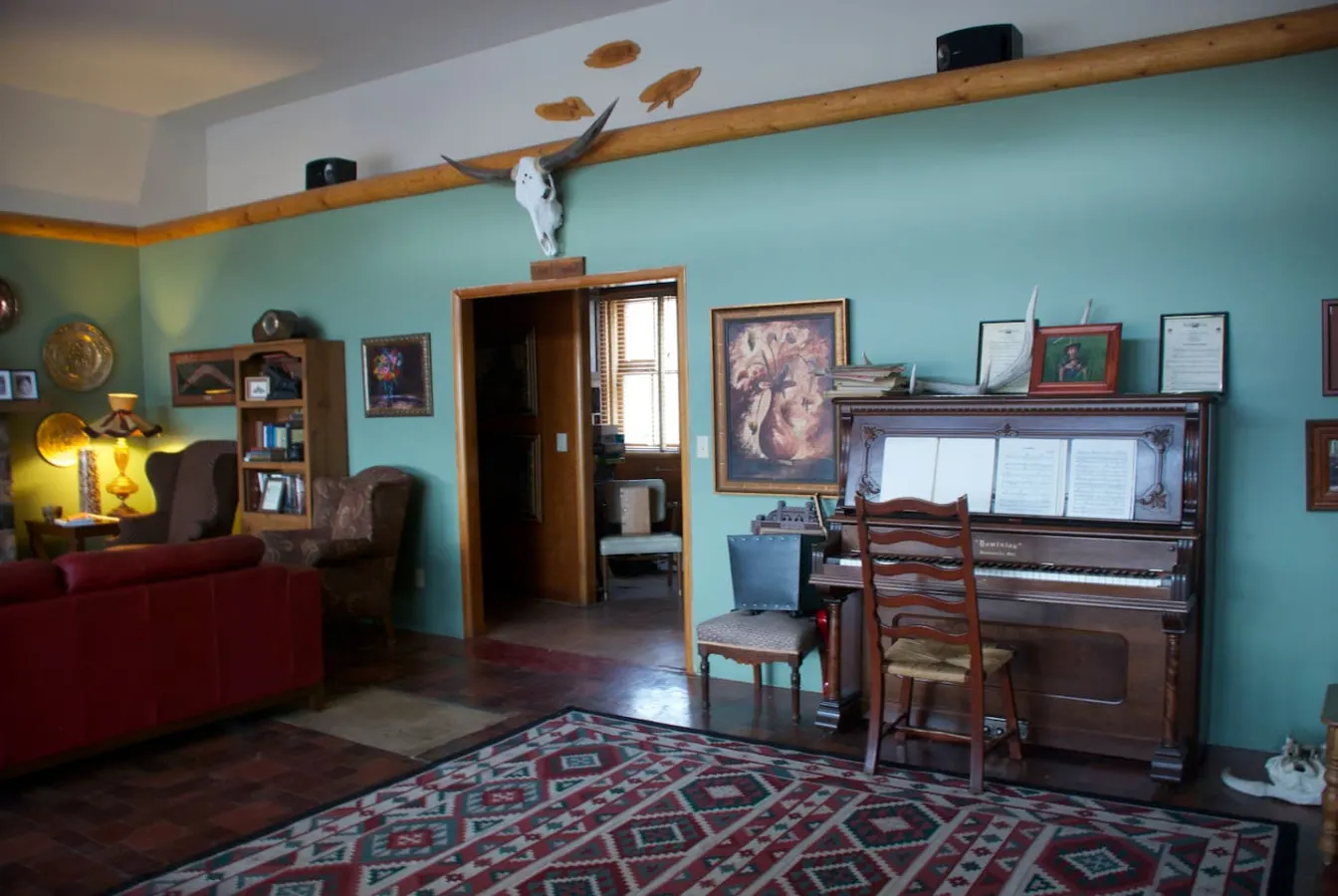 Flint Rock Ranch - The Lodge 6