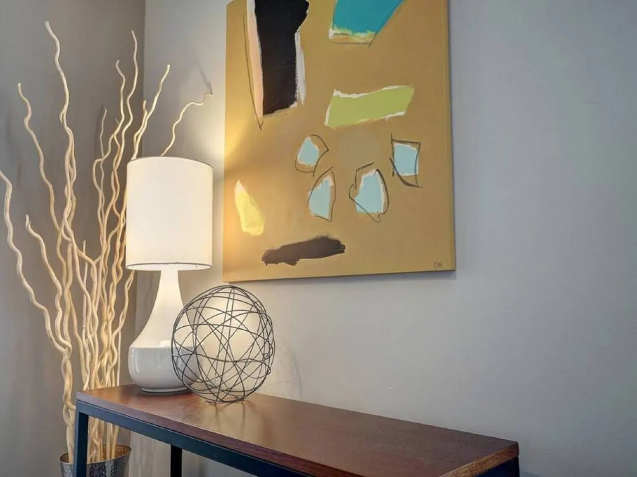 2 Comfy Condos Near City Center OTR, UC, Zoo 11