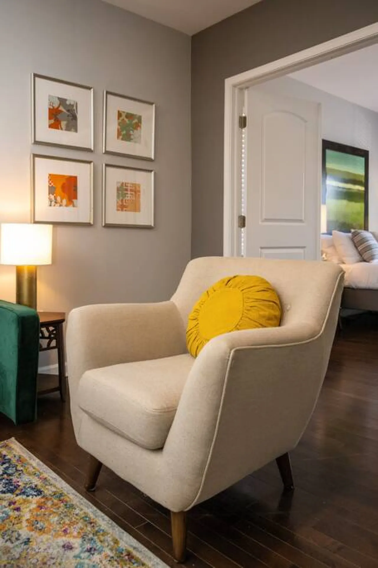 2 Comfy Condos Near City Center OTR, UC, Zoo 8