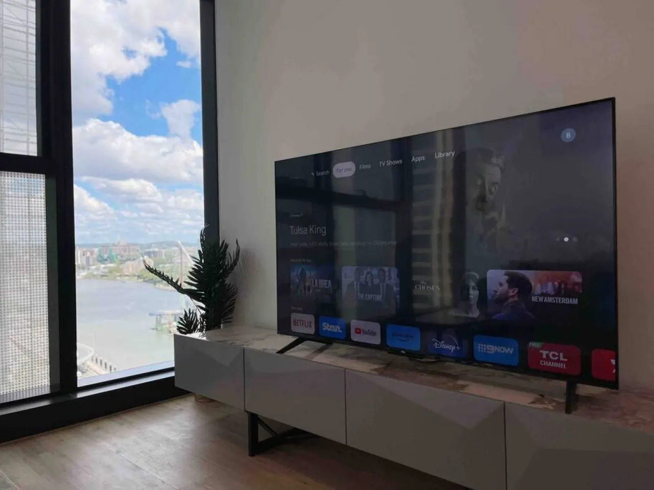 CBD Luxury River View 1Bed Apt The One 10