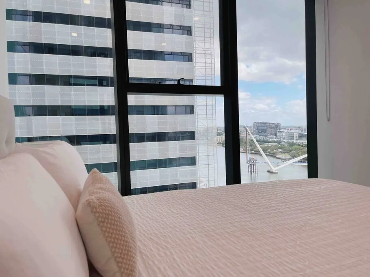 CBD Luxury River View 1Bed Apt The One 12