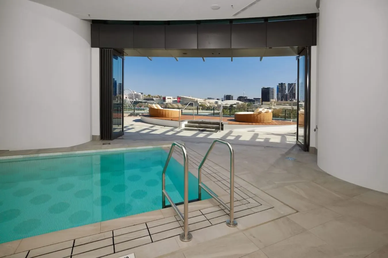 CBD Luxury River View 1Bed Apt The One 19