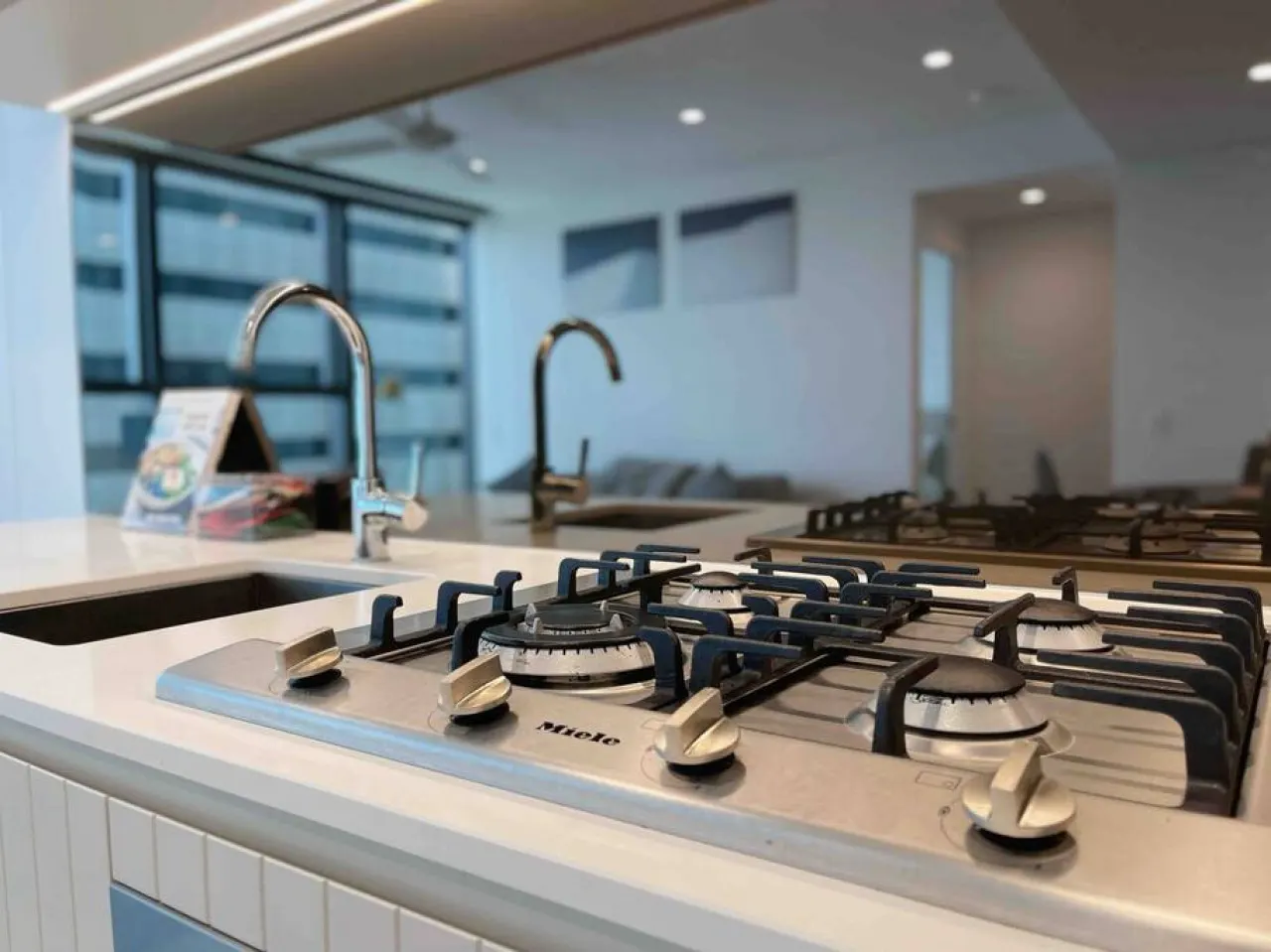 CBD Luxury River View 1Bed Apt The One 6