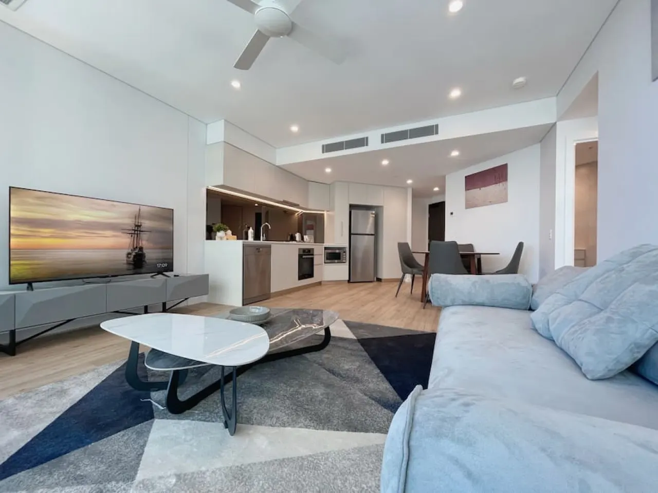 CBD Luxury River View 1Bed Apt The One 7