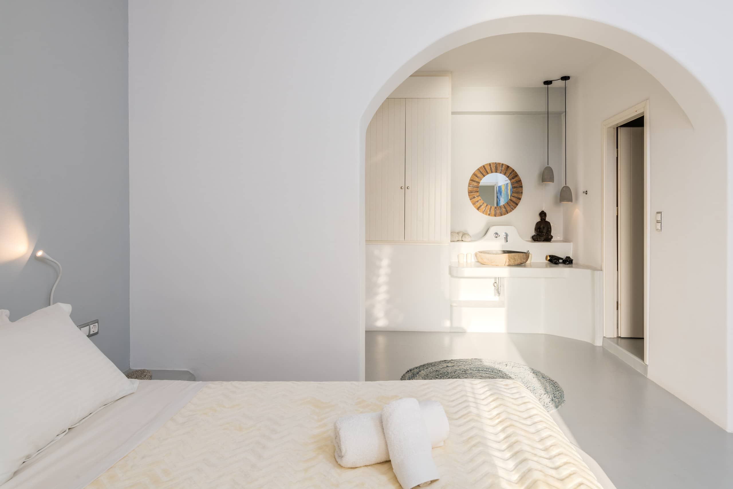 Yalos luxury 3 bedroom villa sunset view Tagoo 10