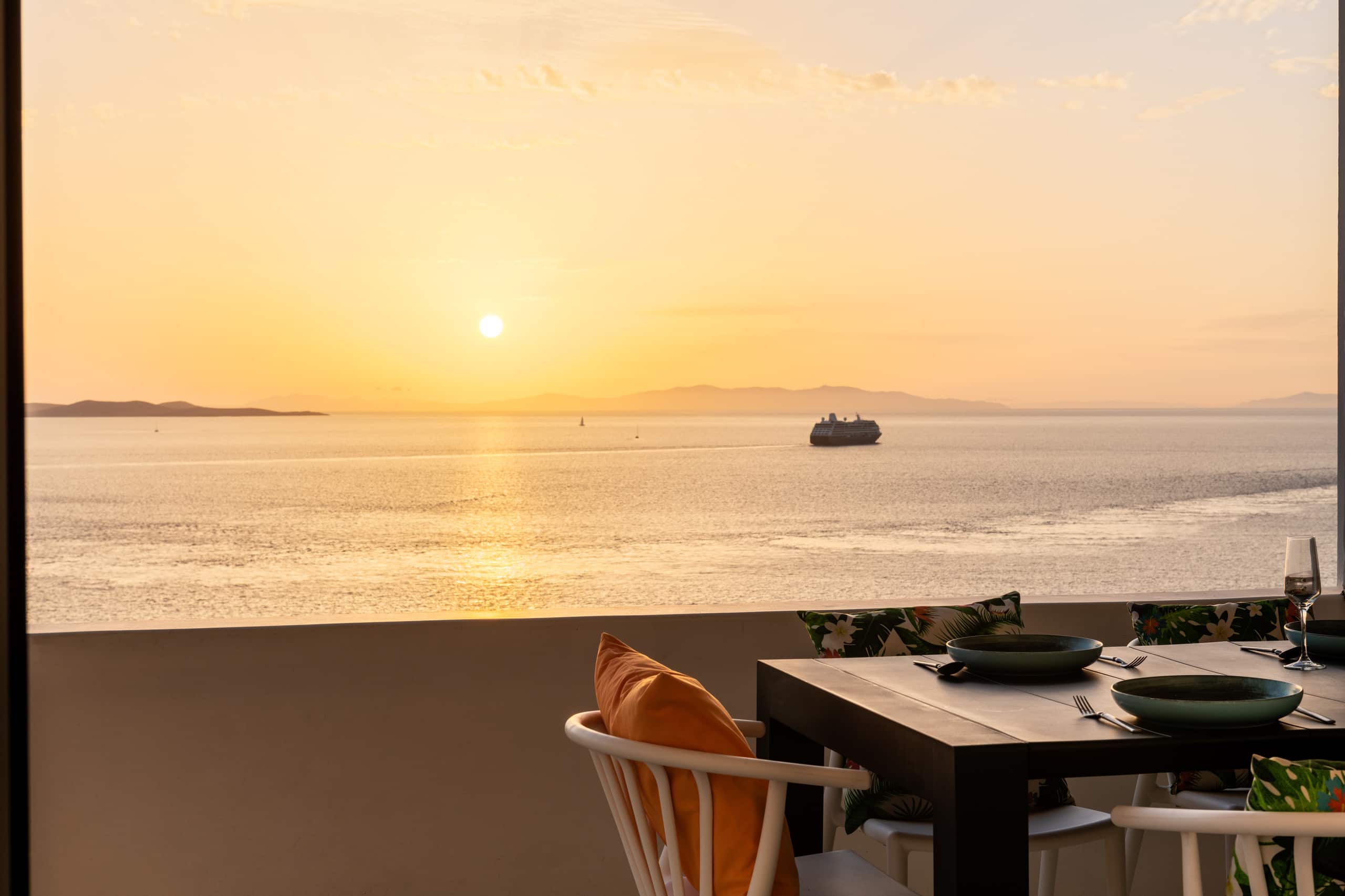 Yalos luxury 3 bedroom villa sunset view Tagoo 26