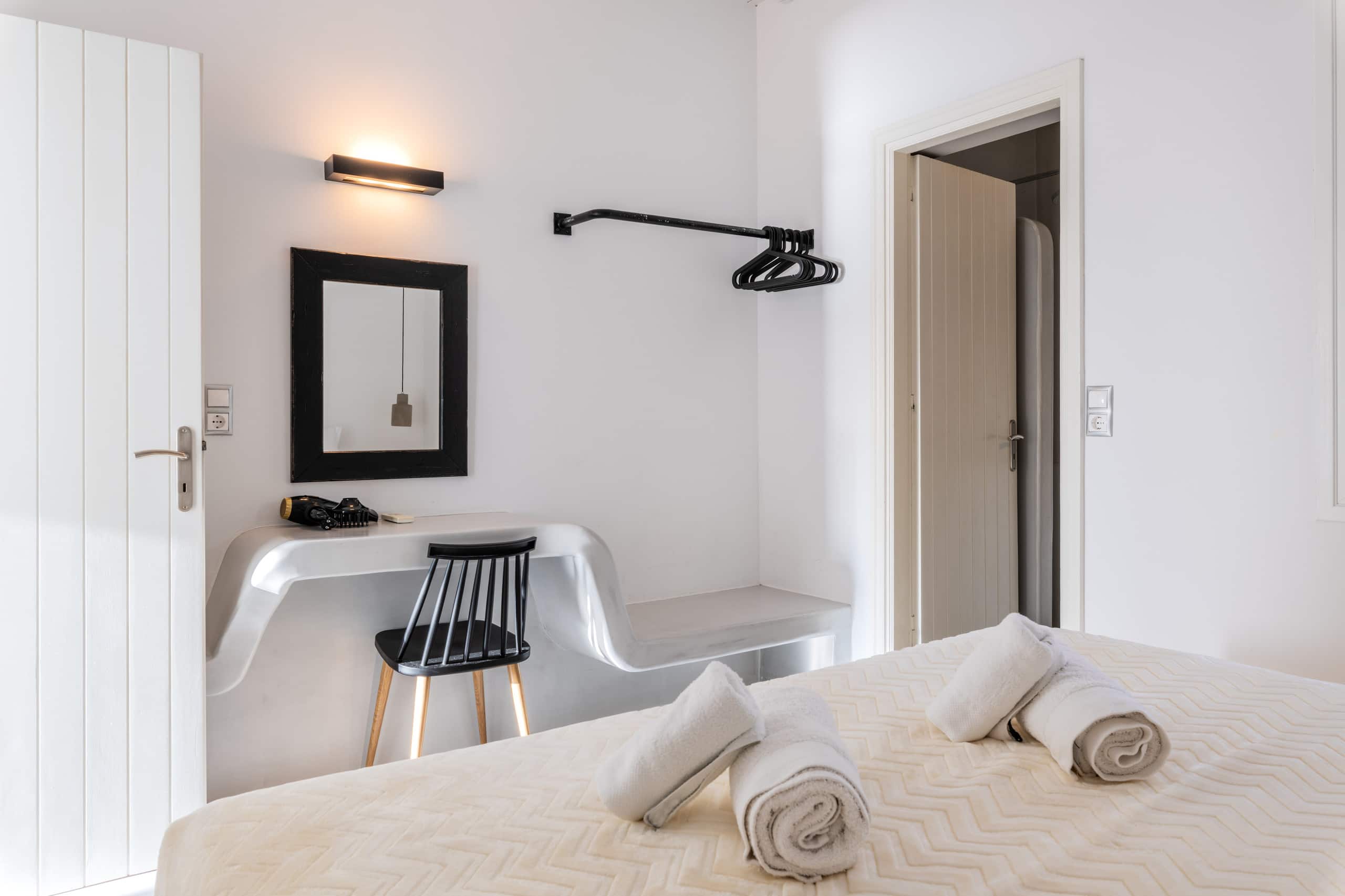 Yalos luxury 3 bedroom villa sunset view Tagoo 12