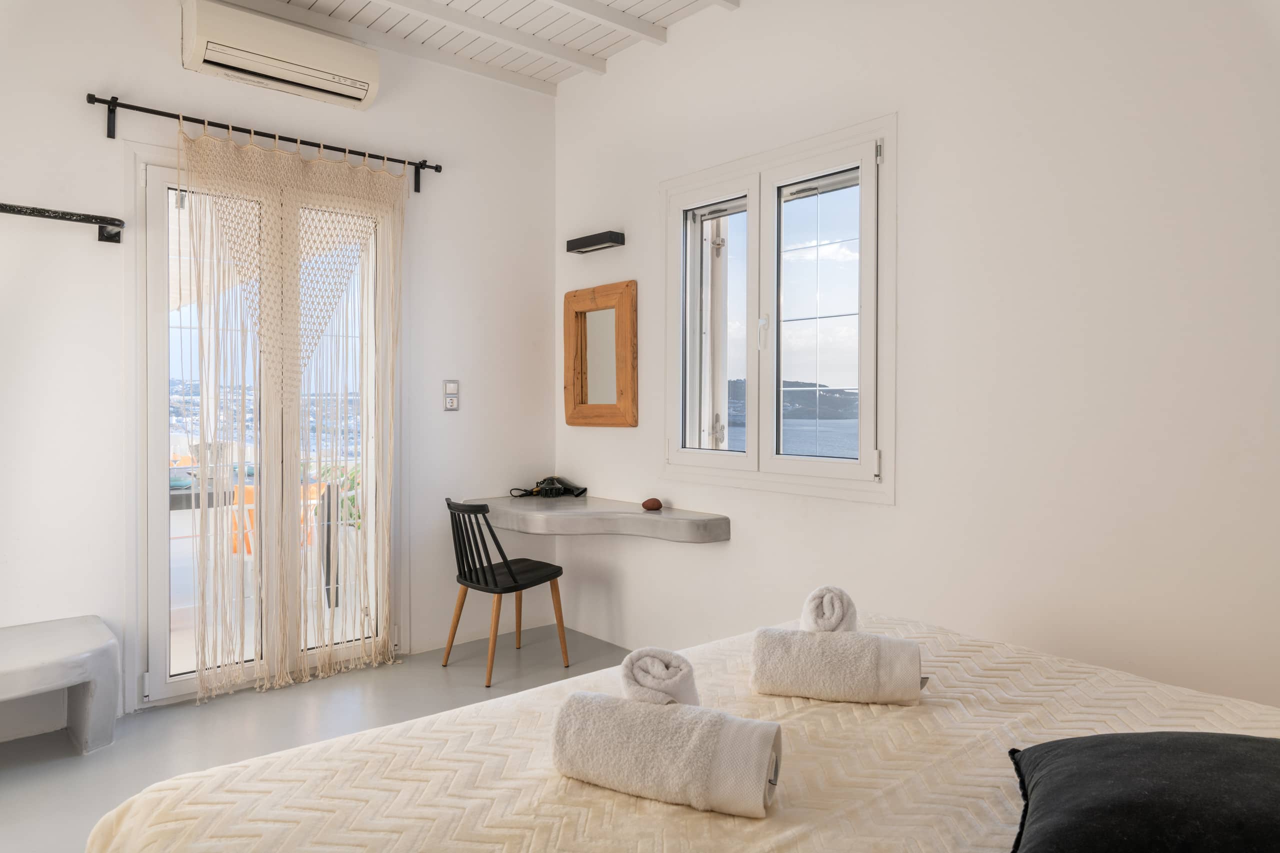 Yalos luxury 3 bedroom villa sunset view Tagoo 14