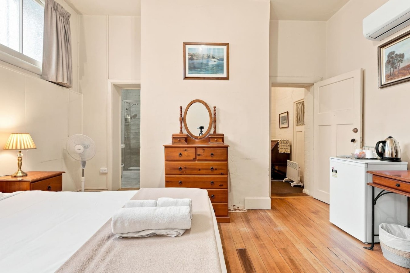 Edinburgh Family + Ensuite Hobart CBD 3