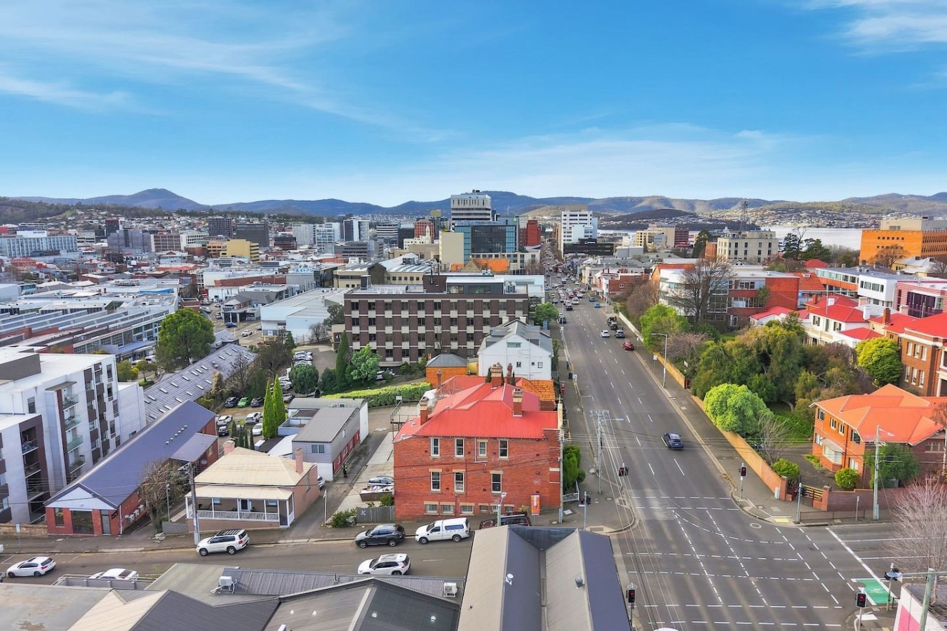 Edinburgh Family + Ensuite Hobart CBD 5