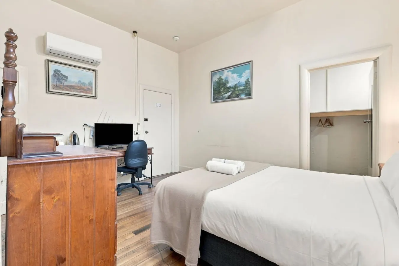 Edinburgh Family + Ensuite Hobart CBD 8