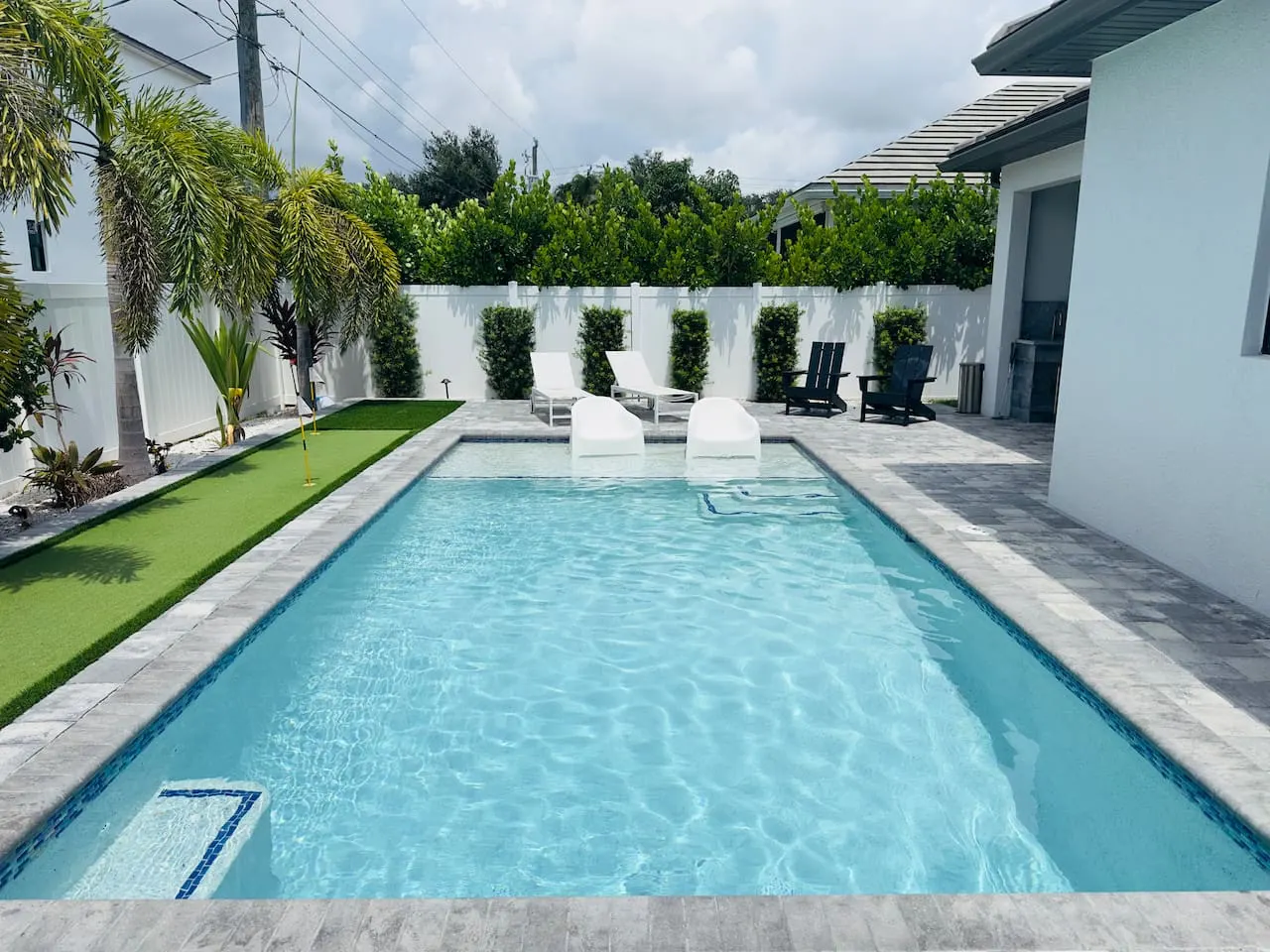 Gigi’s Beach House 1