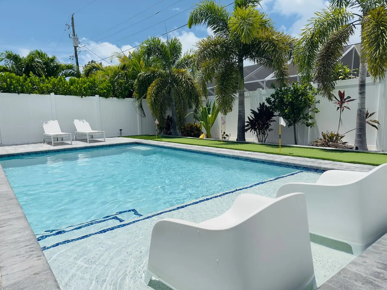 Gigi’s Beach House 3