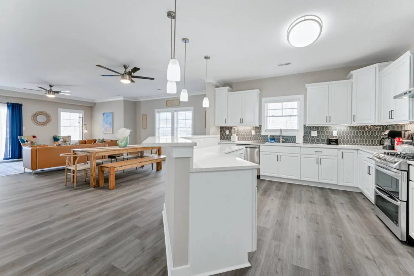 ViBe District 4BR Condo Walk to Beach + Elevator 9