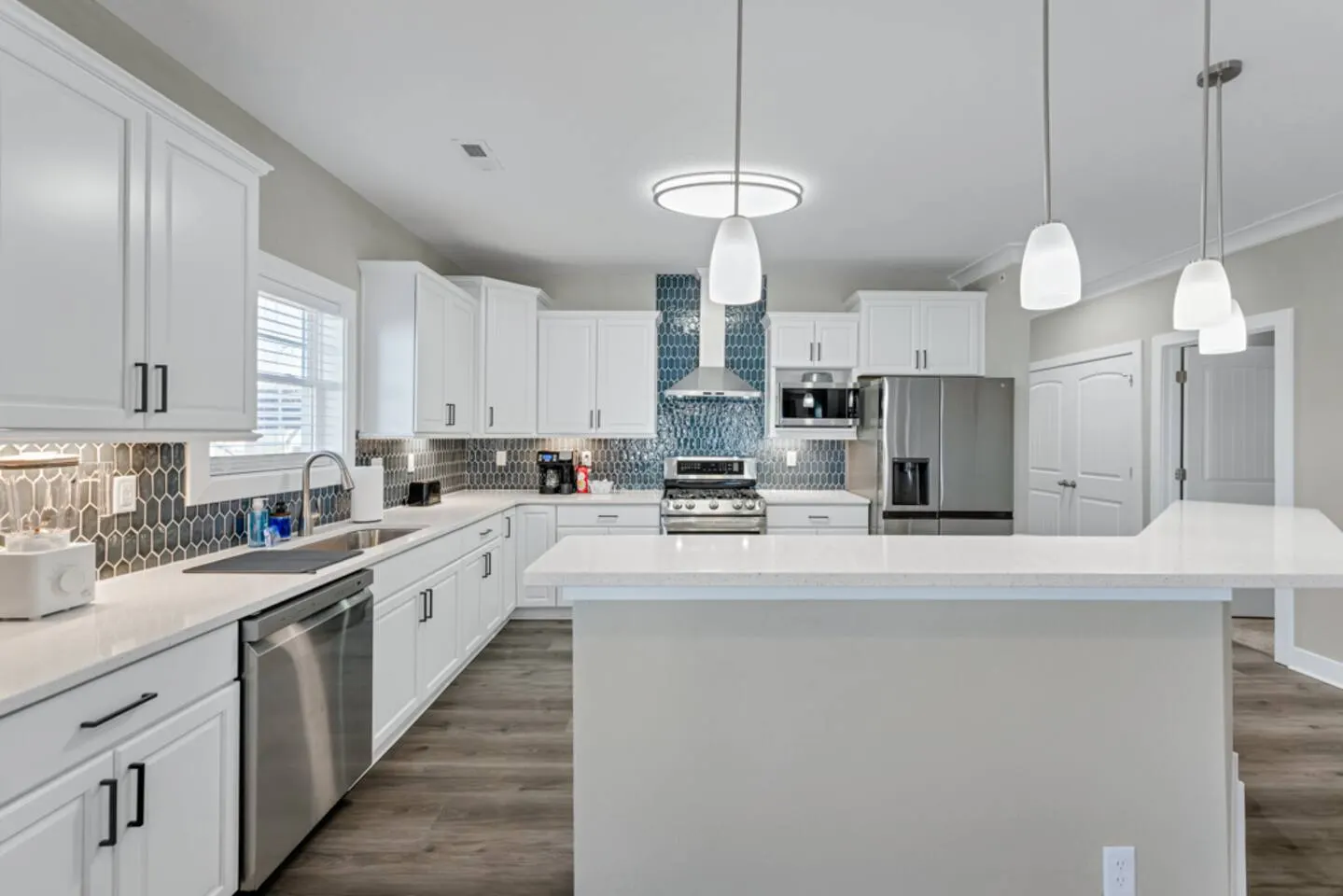 ViBe District 4BR Condo Walk to Beach + Elevator 12