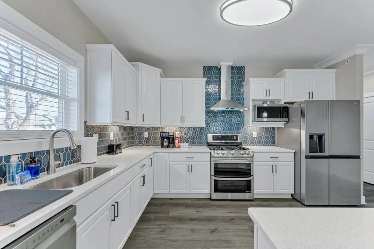 ViBe District 4BR Condo Walk to Beach + Elevator 14