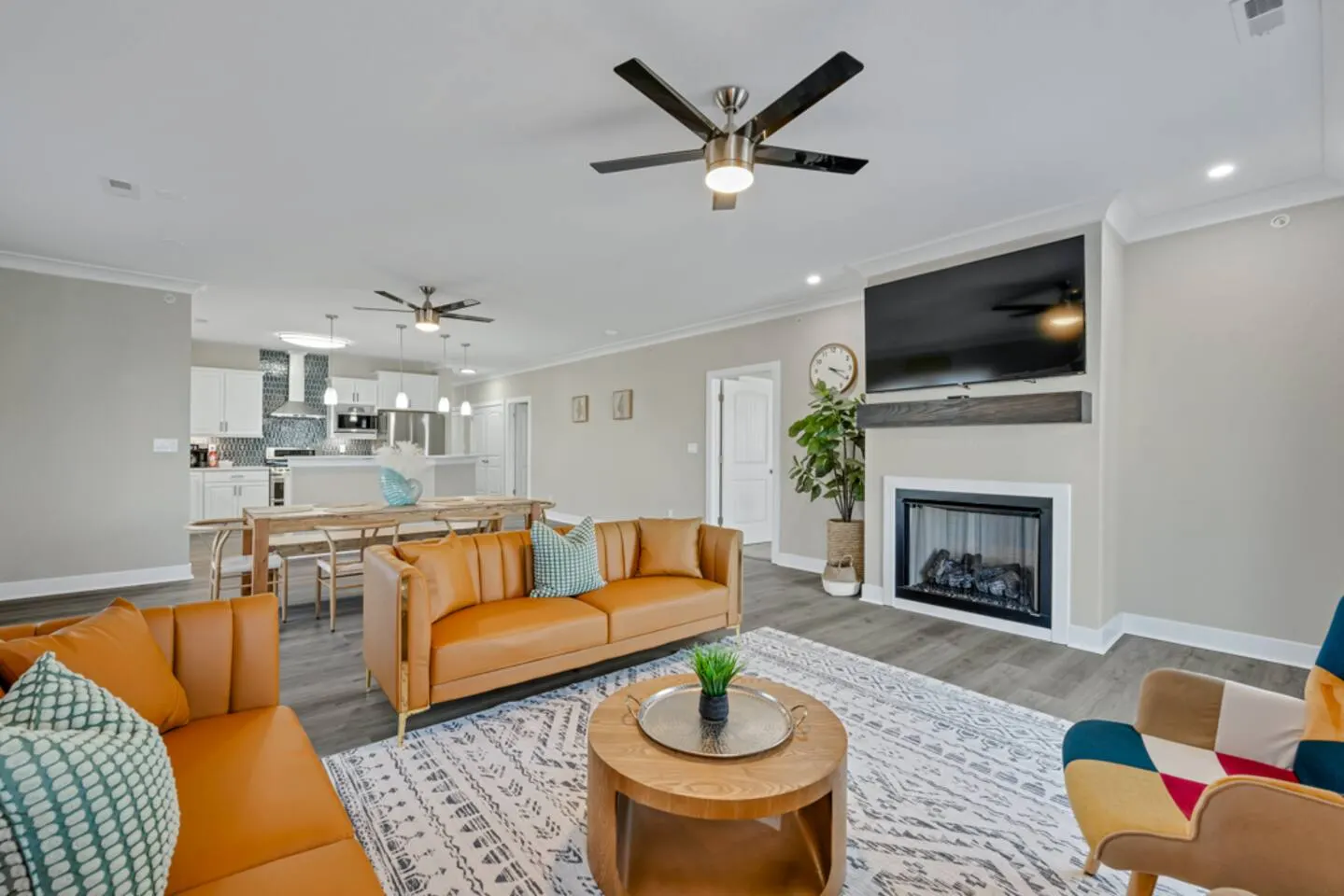 ViBe District 4BR Condo Walk to Beach + Elevator 7