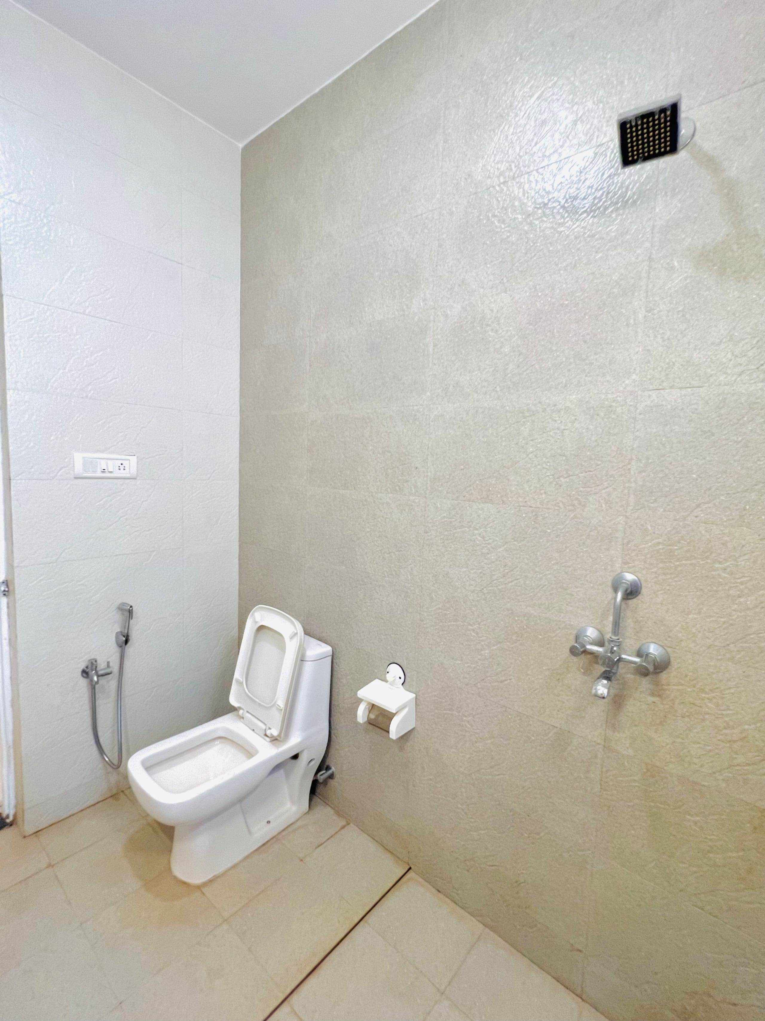 2 BHK Private Pool Villa Near Hilltop, Anjuna 12