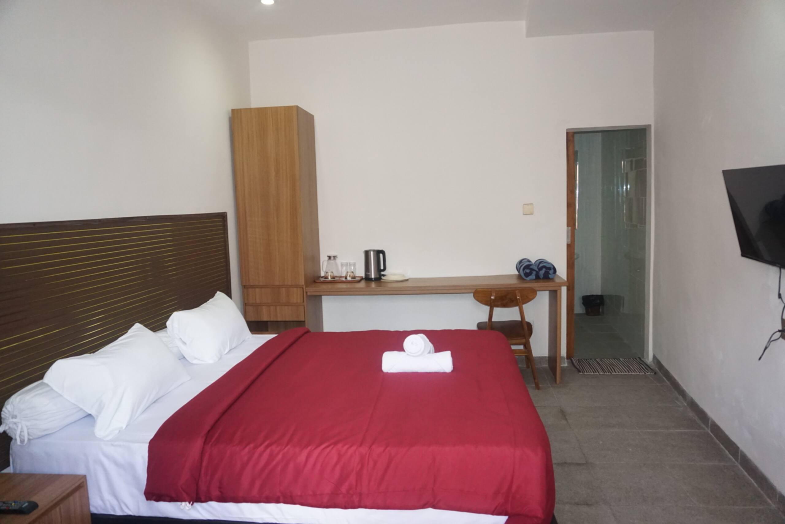 Modern Cozy Mini Room in Legian 7