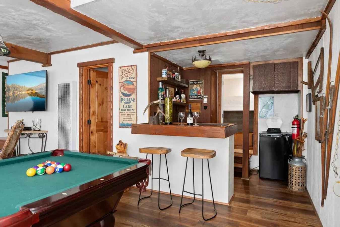 Monterey Log Lair with Pool Table - Slope Views 12