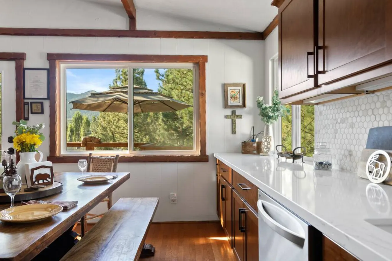 Monterey Log Lair with Pool Table - Slope Views 8