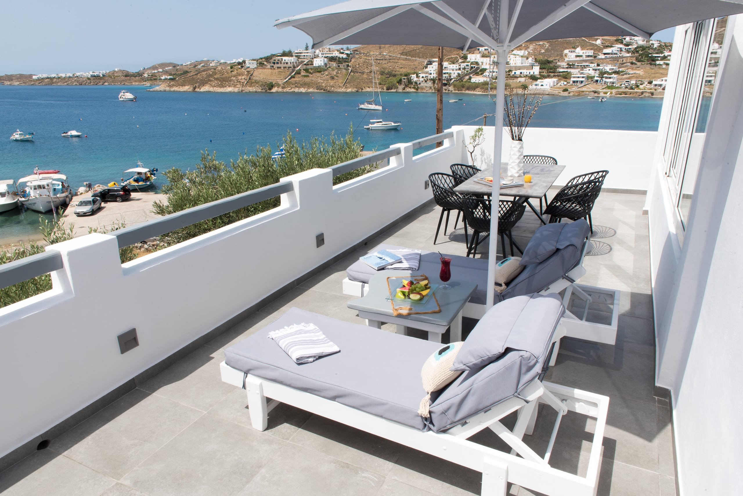 Endless BLUE BeachFront +Terrace + Jacuzzi+Parking — photo 3
