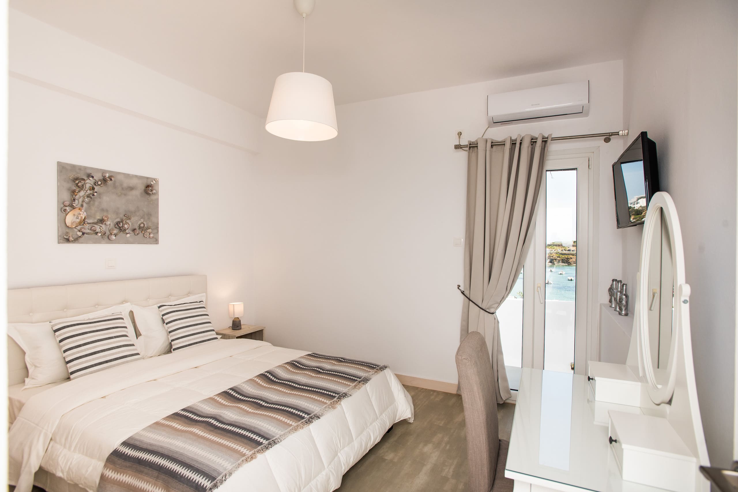 Endless BLUE BeachFront +Terrace + Jacuzzi+Parking 23