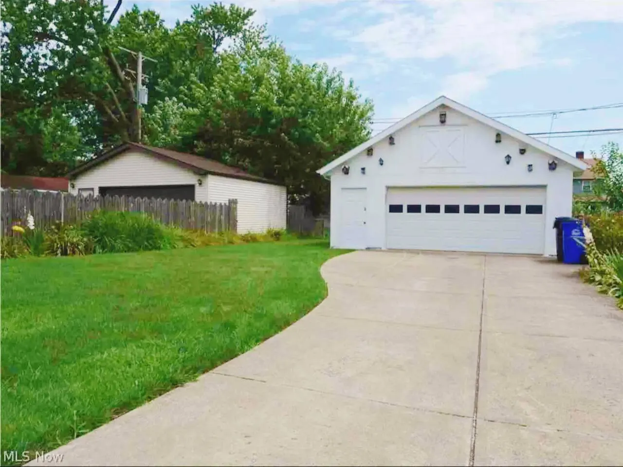 1st floor Private Room II- near Lakewood & Airport 14