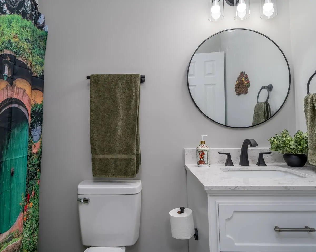 Hobbiton Charm 2 BR Townhouse 15