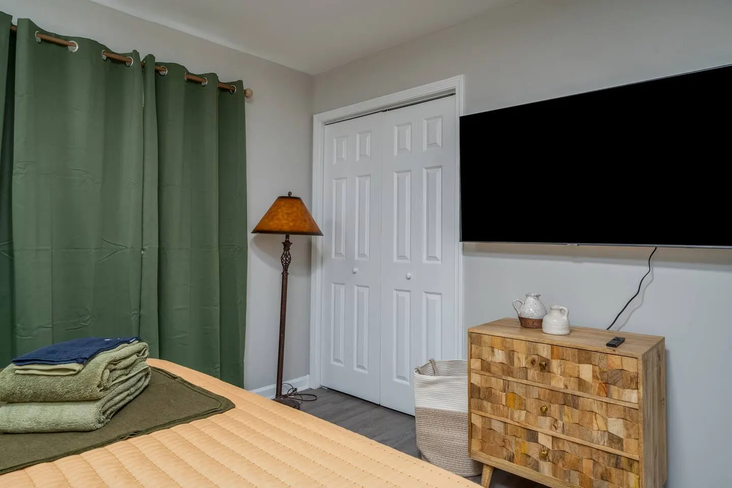 Hobbiton Charm 2 BR Townhouse 17