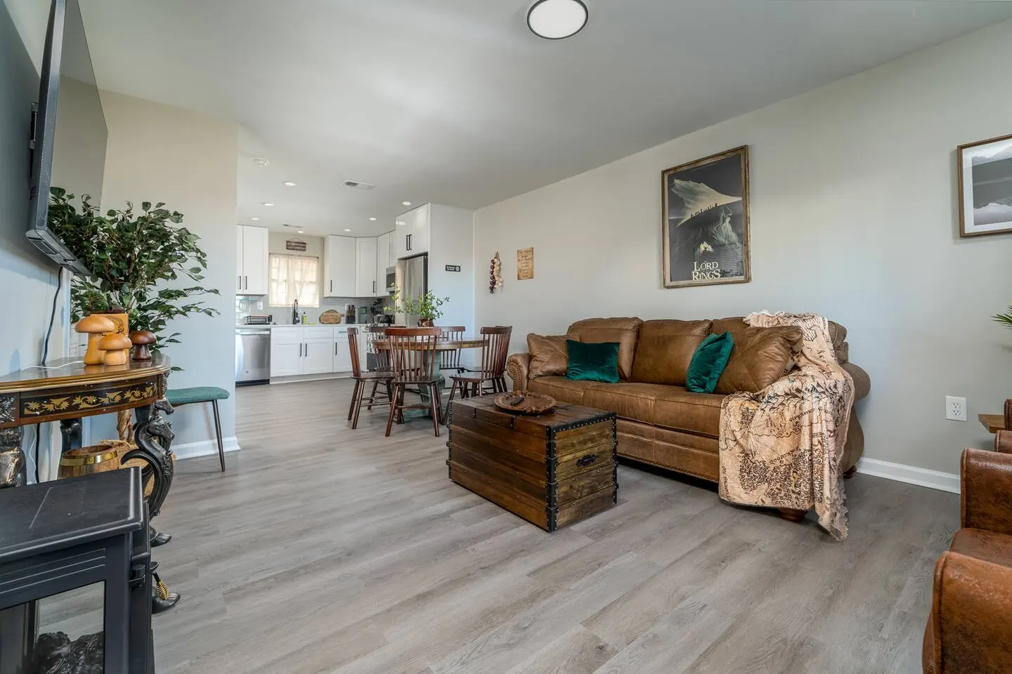Hobbiton Charm 2 BR Townhouse — photo 5