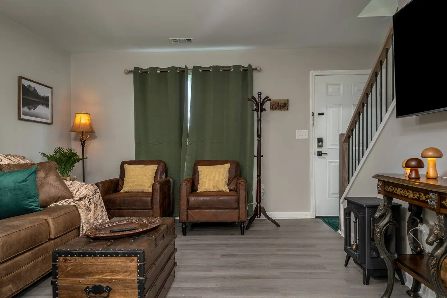 Hobbiton Charm 2 BR Townhouse 7