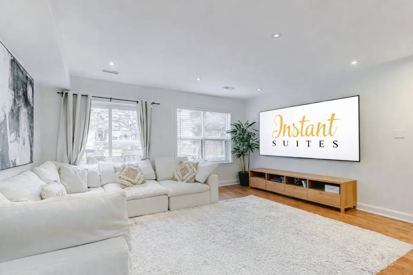 Elegant 3BR Stay in Toronto | Free Parking