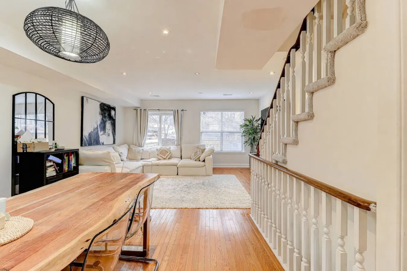 Elegant 3BR Stay in Toronto Free Parking 6