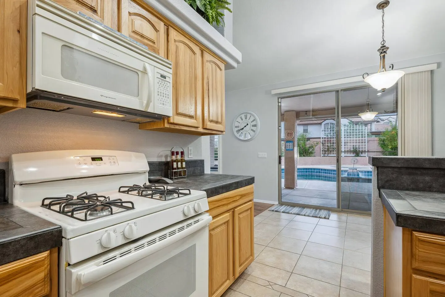 Pool Firepit 3bd 5 mins to Casinos & Lake 18