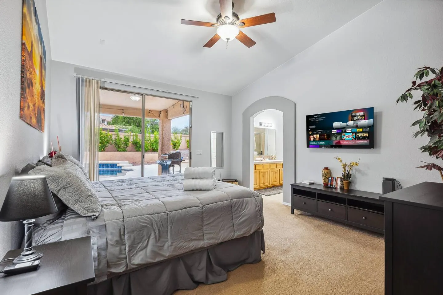 Pool | Firepit | 3bd | 5 mins to Casinos & Lake — photo 3