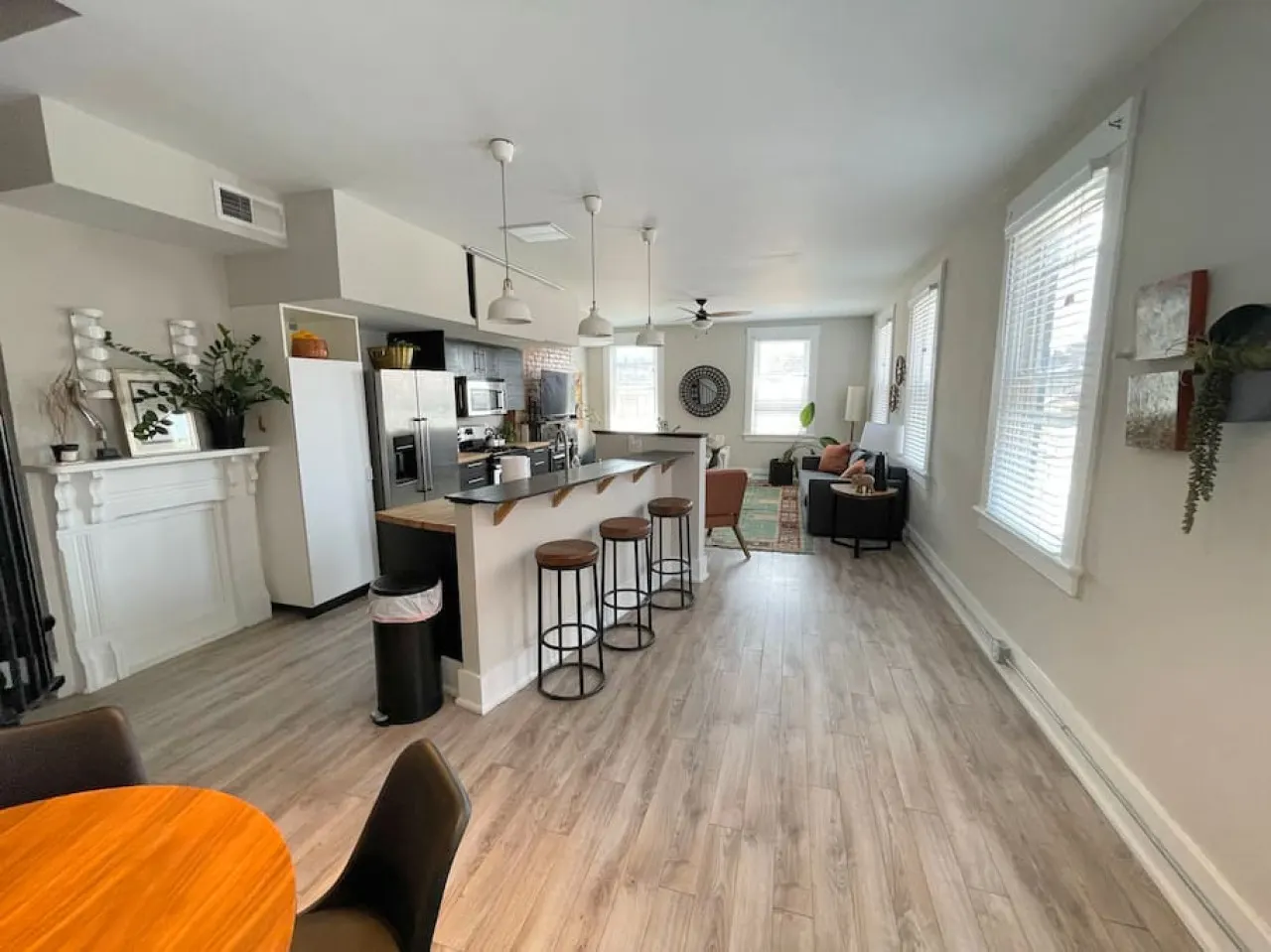 Beams of natural light in a walkable 2-bdrm condo 12