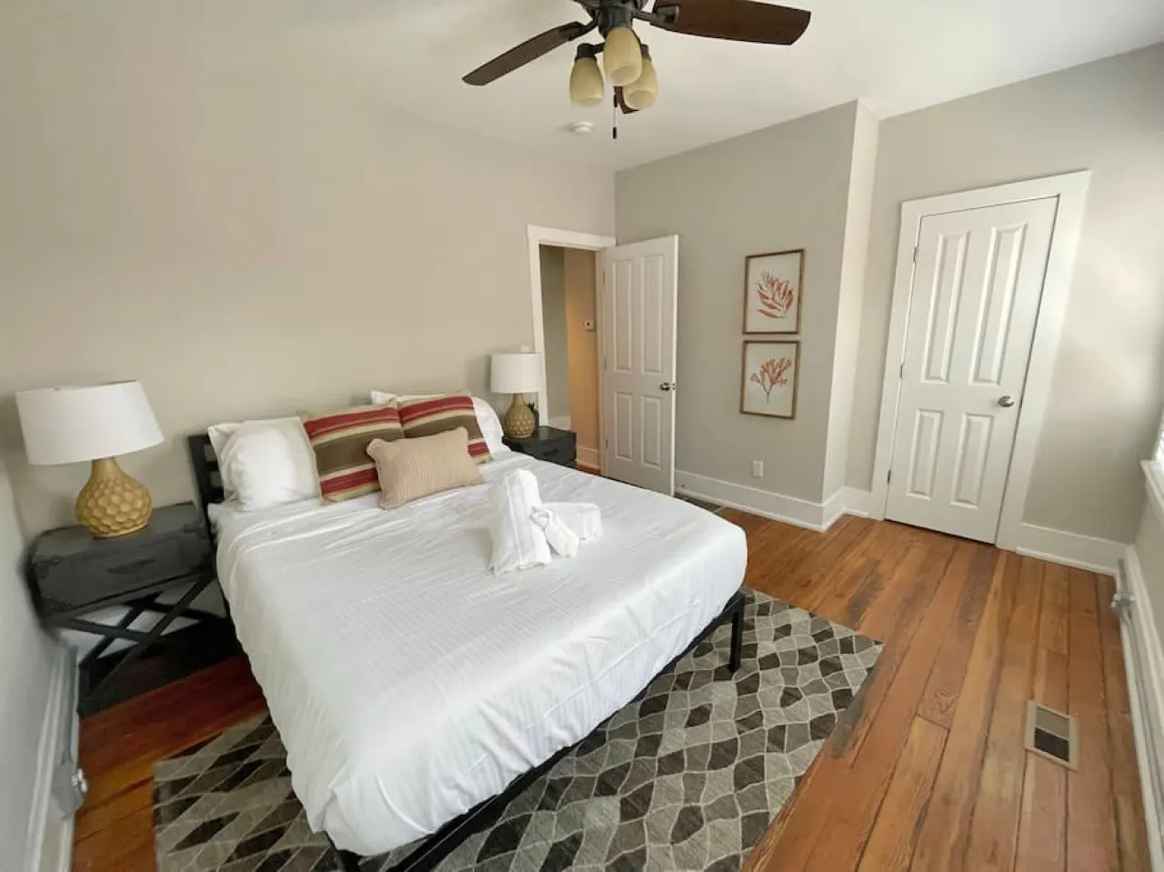 Beams of natural light in a walkable 2-bdrm condo 16