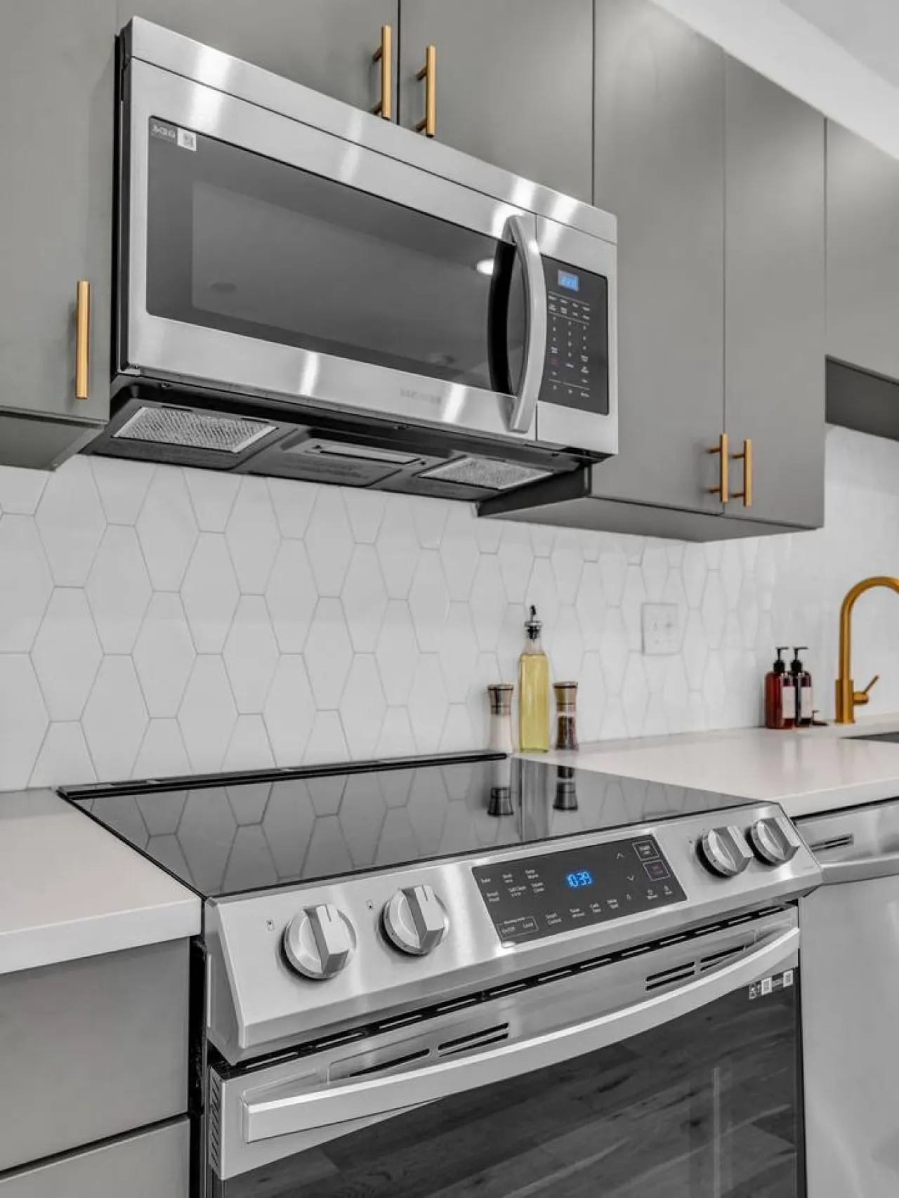 SoKno Townhouse w/Rooftop ~ 1 Mile to Campus & DT 17