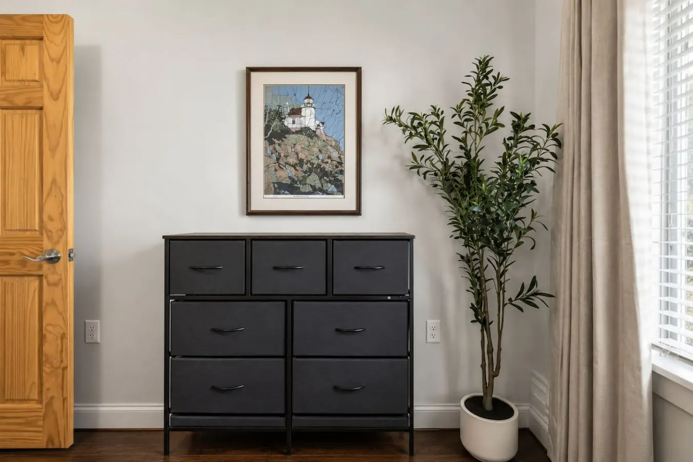 2BR / 2Ba Home + Stadiums near Downtown, OTR 17