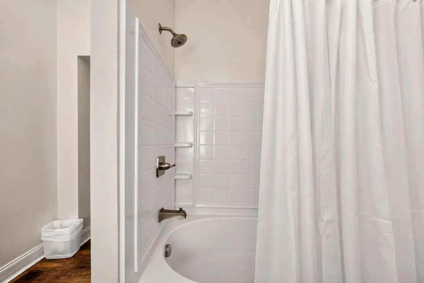 2BR / 2Ba Home + Stadiums near Downtown, OTR 20