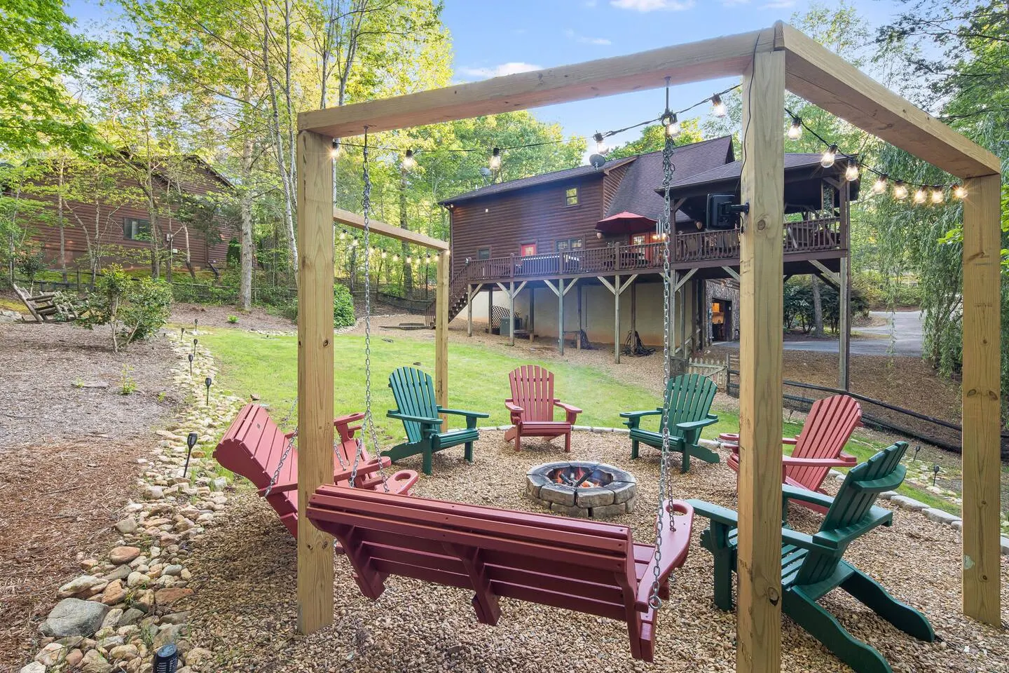 Rumbling Bald Lodge | Hot Tub & Resort Amenities