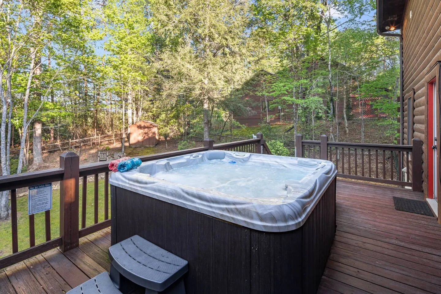 Rumbling Bald Lodge | Hot Tub & Resort Amenities — photo 3