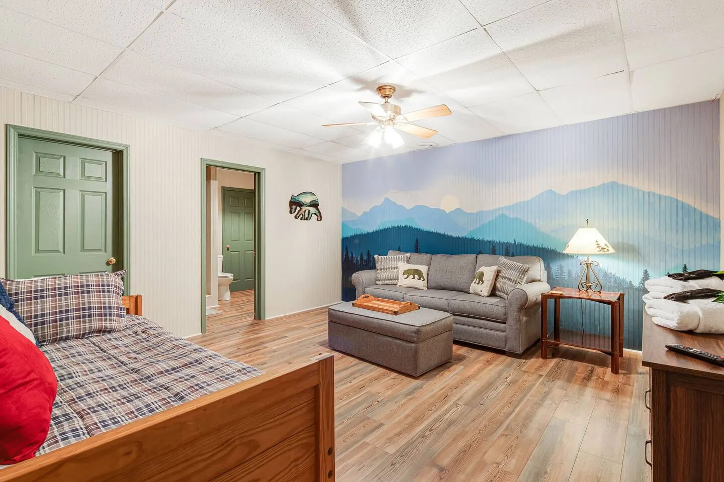 Rumbling Bald Lodge | Hot Tub & Resort Amenities — photo 4